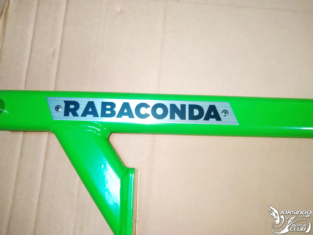 專為小型越野車設計的手動拆胎機，Rabaconda Mini Tire Changer4900|小老婆汽機車資訊網