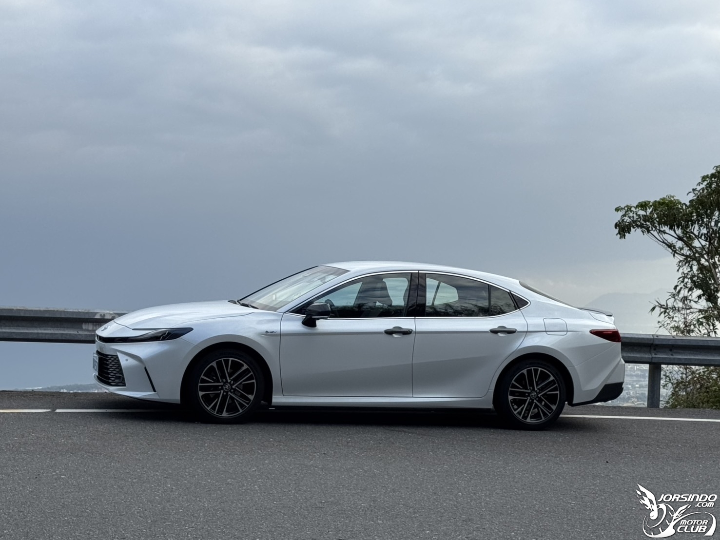 9Th Camry 2.5 HEV 購車與改裝記錄：從原廠到個性化提升7994|小老婆汽機車資訊網