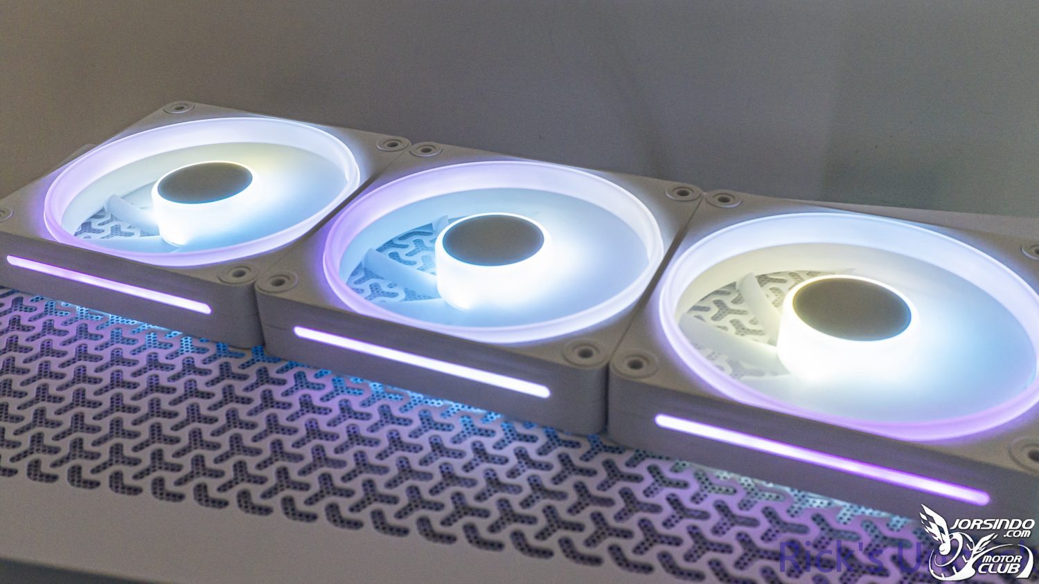 【開箱】iCUE LiNK新燈效風扇 | CORSAIR iCUE LiNK LX120 RGB WHITE FANS8494|小老婆汽機車資訊網