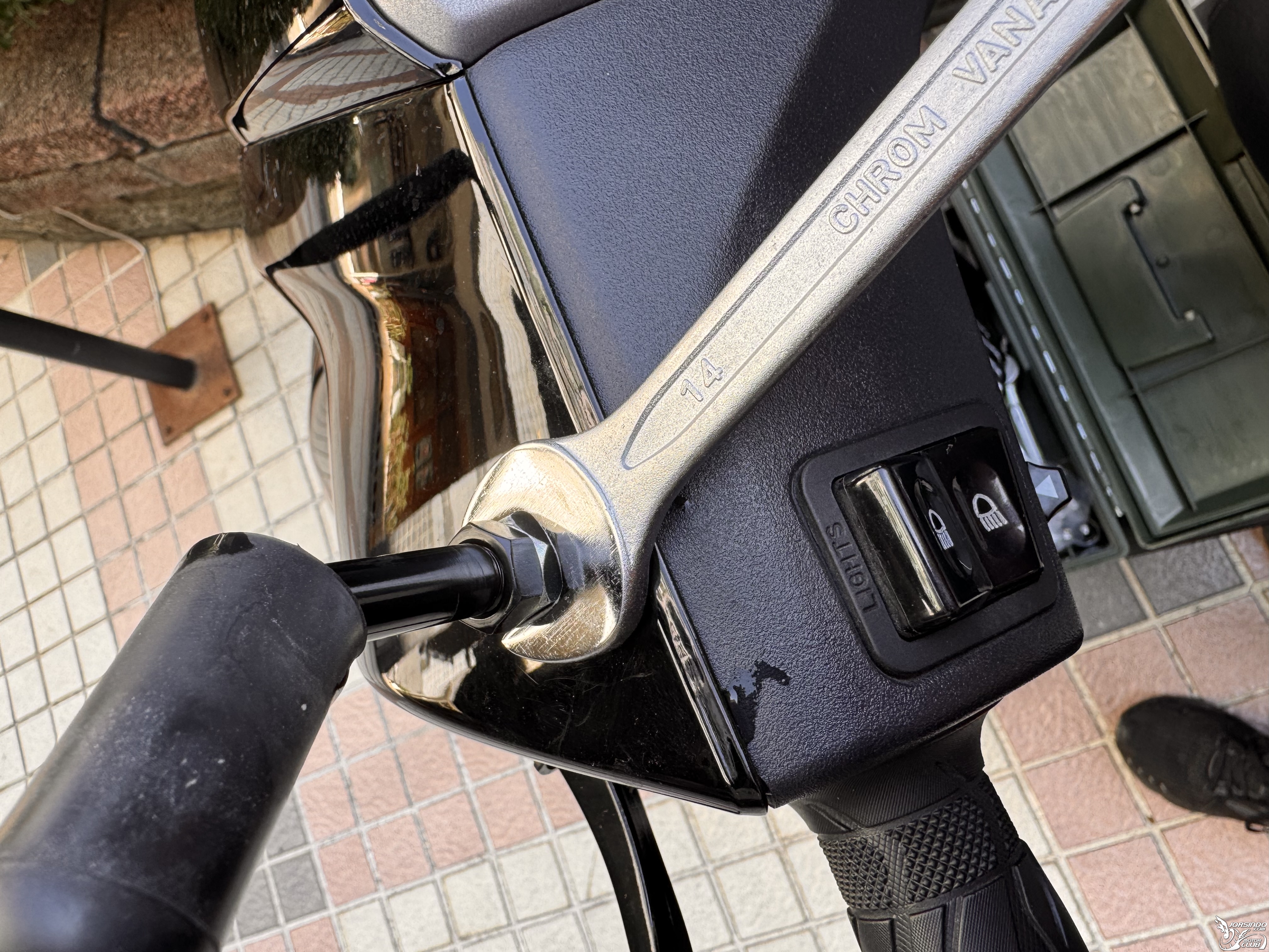 [DIY] SUZUKI Swish 冬天對策 把手護弓 (日規限定)7312|小老婆汽機車資訊網