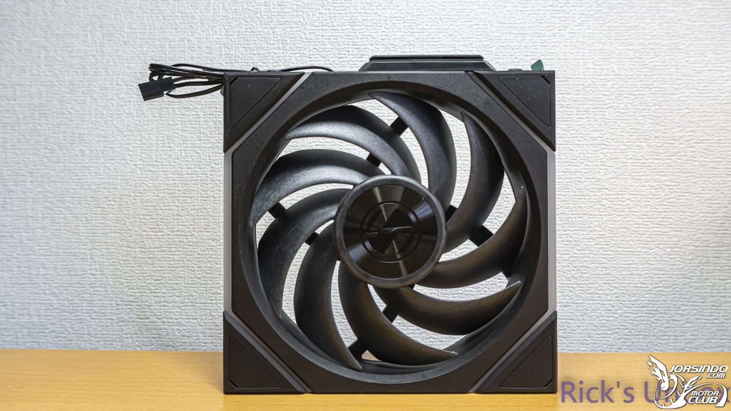 【開箱】LIAN LI UNI FAN TL WIRELESS 120 &amp; TL WIRELESS LCD 120 REVERSE WHITE497|小老婆汽機車資訊網