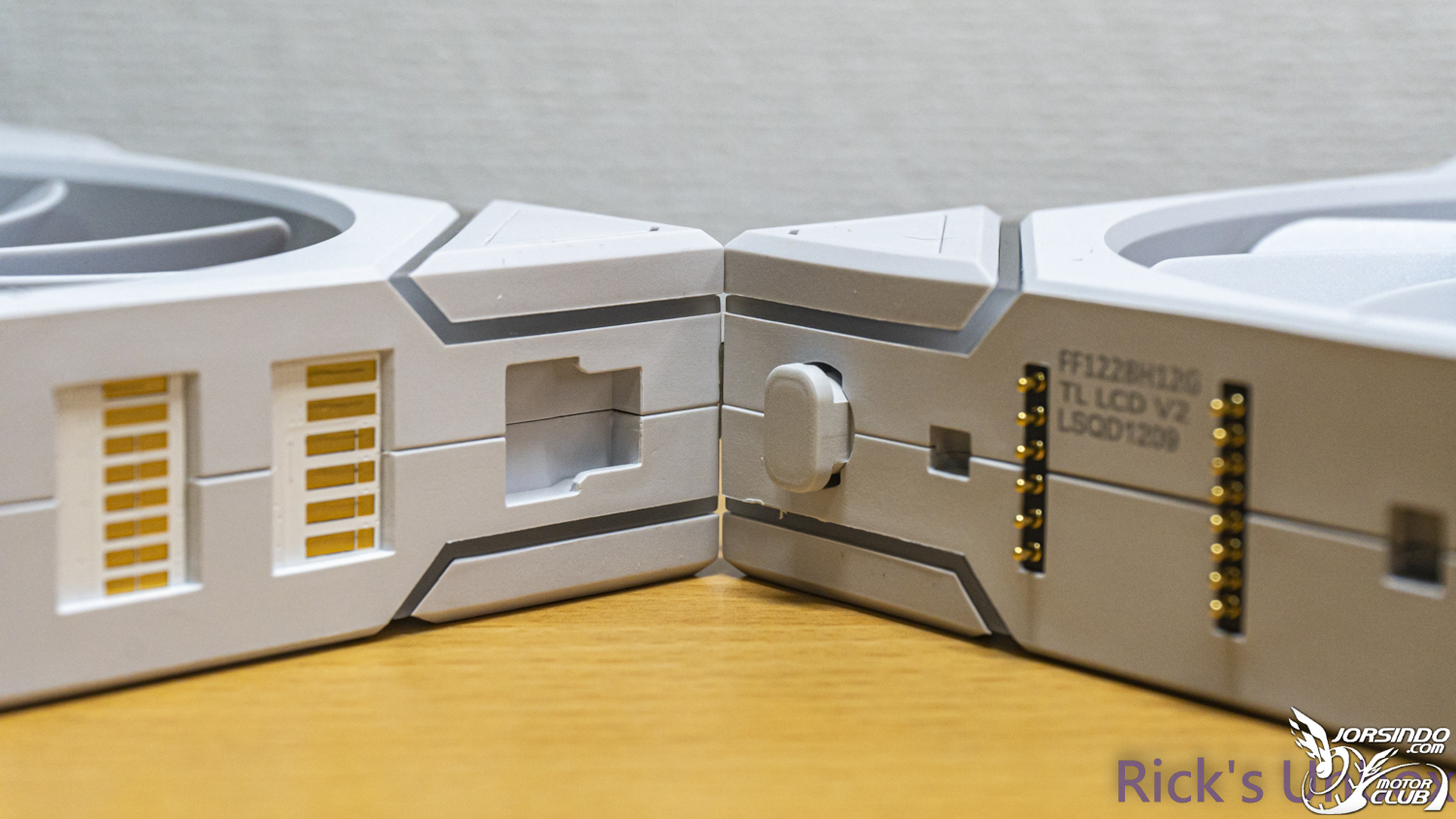 【開箱】LIAN LI UNI FAN TL WIRELESS 120 &amp; TL WIRELESS LCD 120 REVERSE WHITE5065|小老婆汽機車資訊網