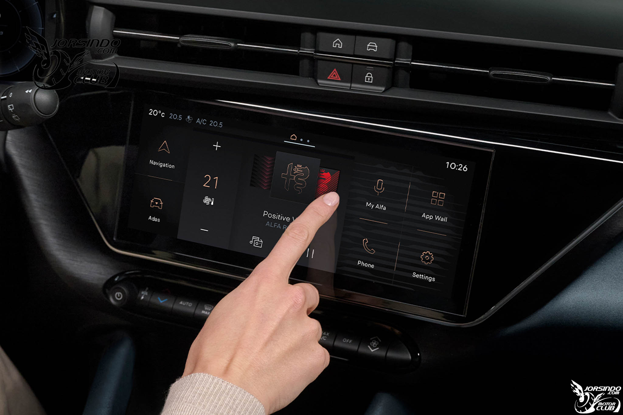 1.2升油電心臟、雙10.25吋螢幕！Alfa Romeo Junior Ibrida英國開賣4503|小老婆汽機車資訊網