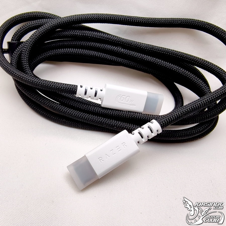 Razer Barracuda X Chroma - 炫彩燈效 環繞音效 沉浸狩獵魔物3126|小老婆汽機車資訊網