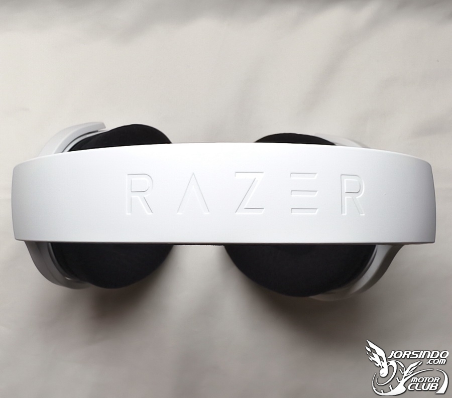 Razer Barracuda X Chroma - 炫彩燈效 環繞音效 沉浸狩獵魔物7849|小老婆汽機車資訊網