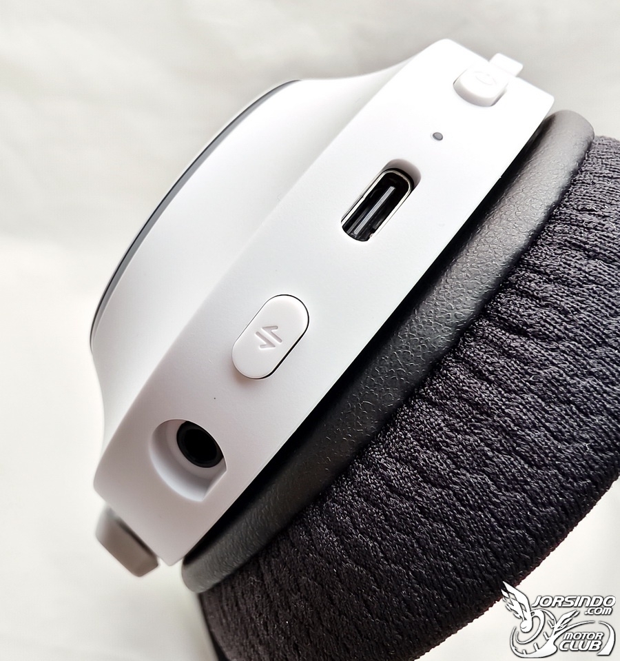 Razer Barracuda X Chroma - 炫彩燈效 環繞音效 沉浸狩獵魔物6909|小老婆汽機車資訊網