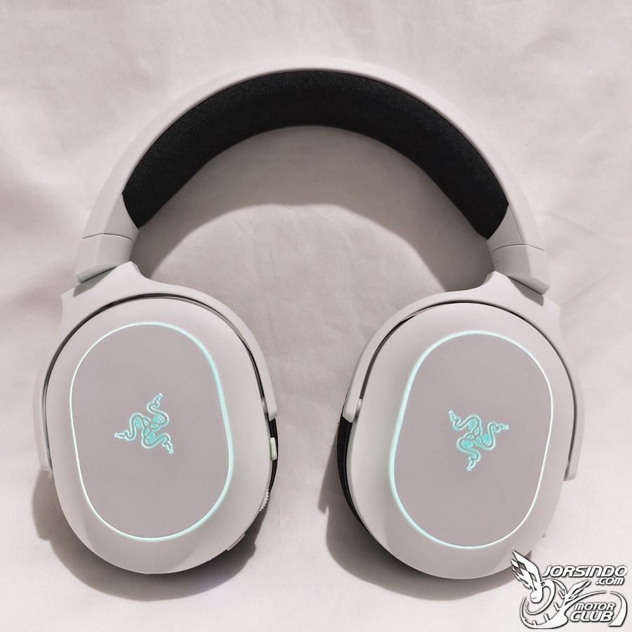 Razer Barracuda X Chroma - 炫彩燈效 環繞音效 沉浸狩獵魔物7649|小老婆汽機車資訊網