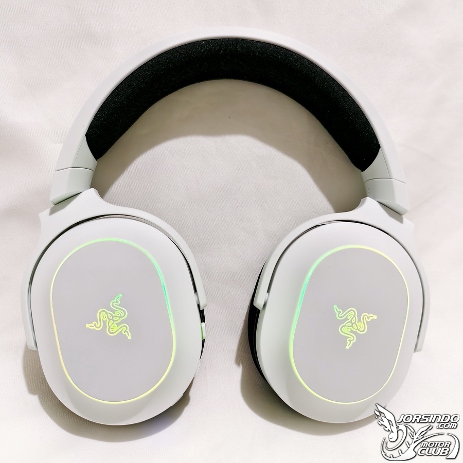 Razer Barracuda X Chroma - 炫彩燈效 環繞音效 沉浸狩獵魔物3398|小老婆汽機車資訊網