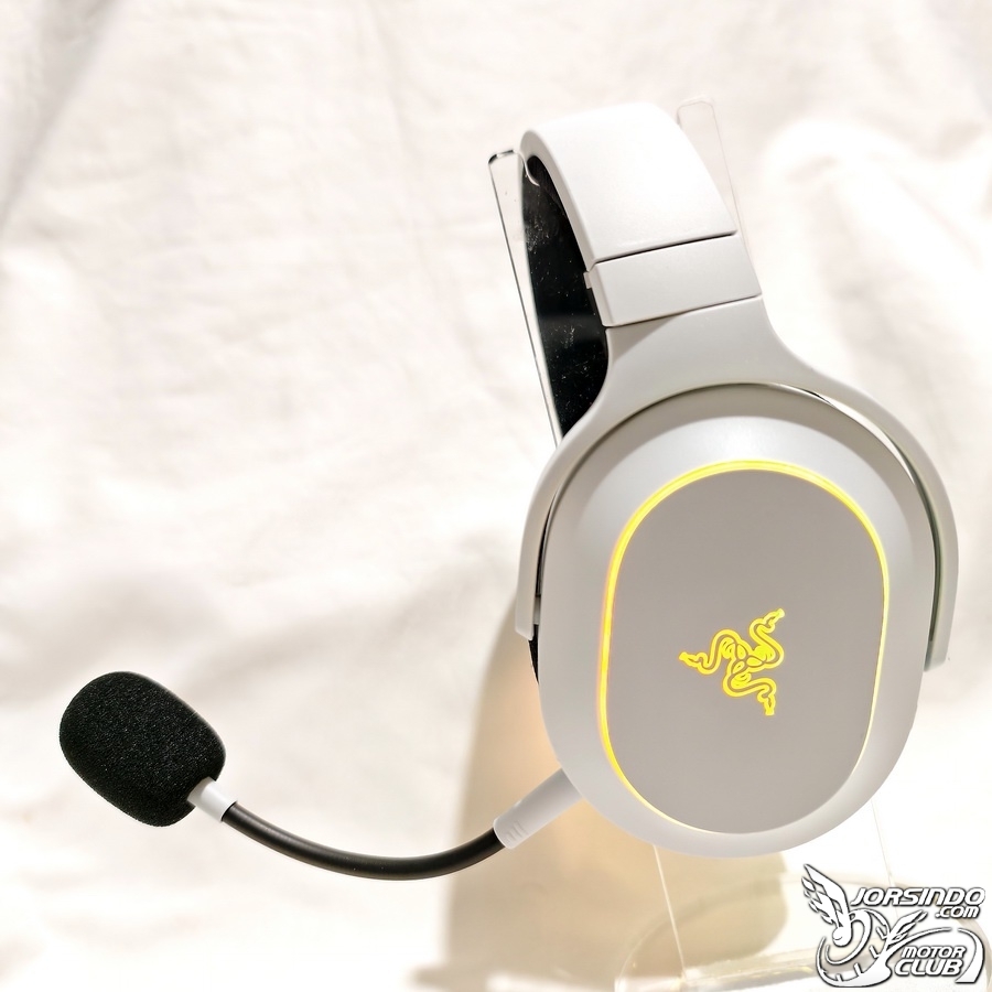 Razer Barracuda X Chroma - 炫彩燈效 環繞音效 沉浸狩獵魔物4645|小老婆汽機車資訊網