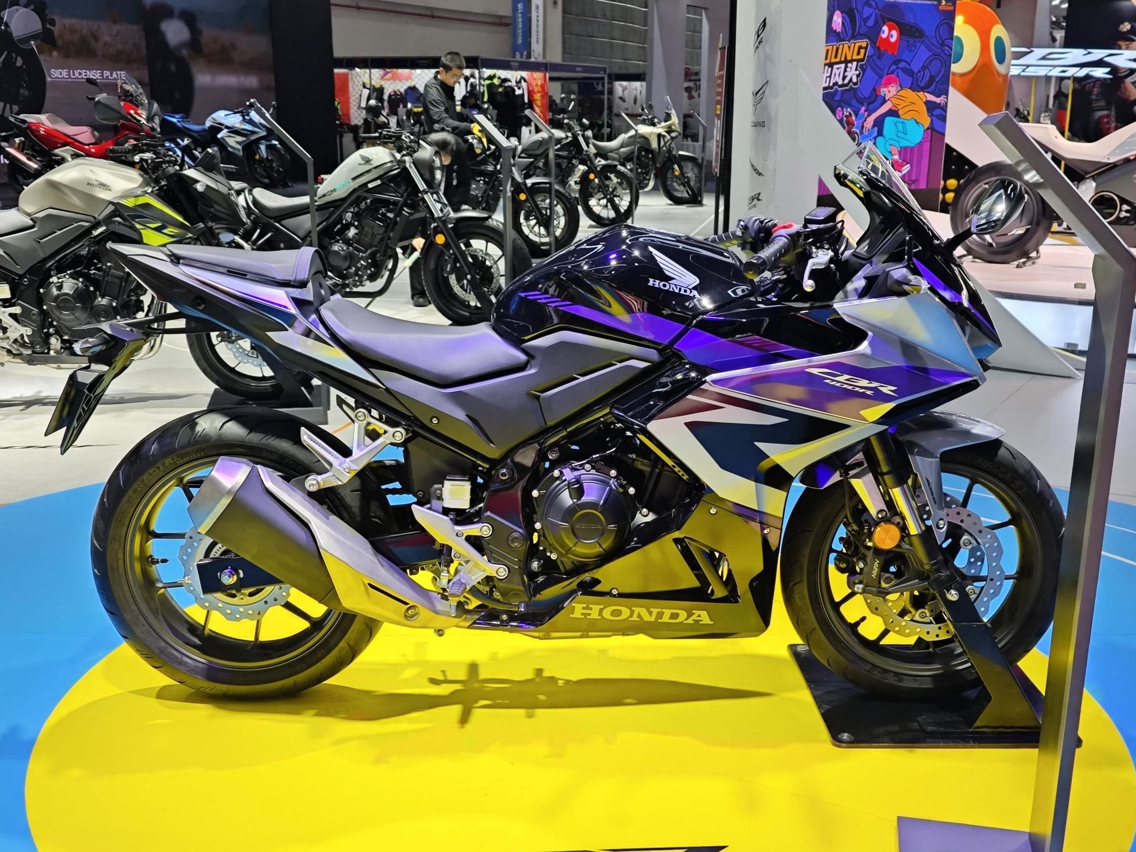 [北京摩展]新款HONDA CBR400R 全球首发，这配色是有多亮眼5107|小老婆汽機車資訊網
