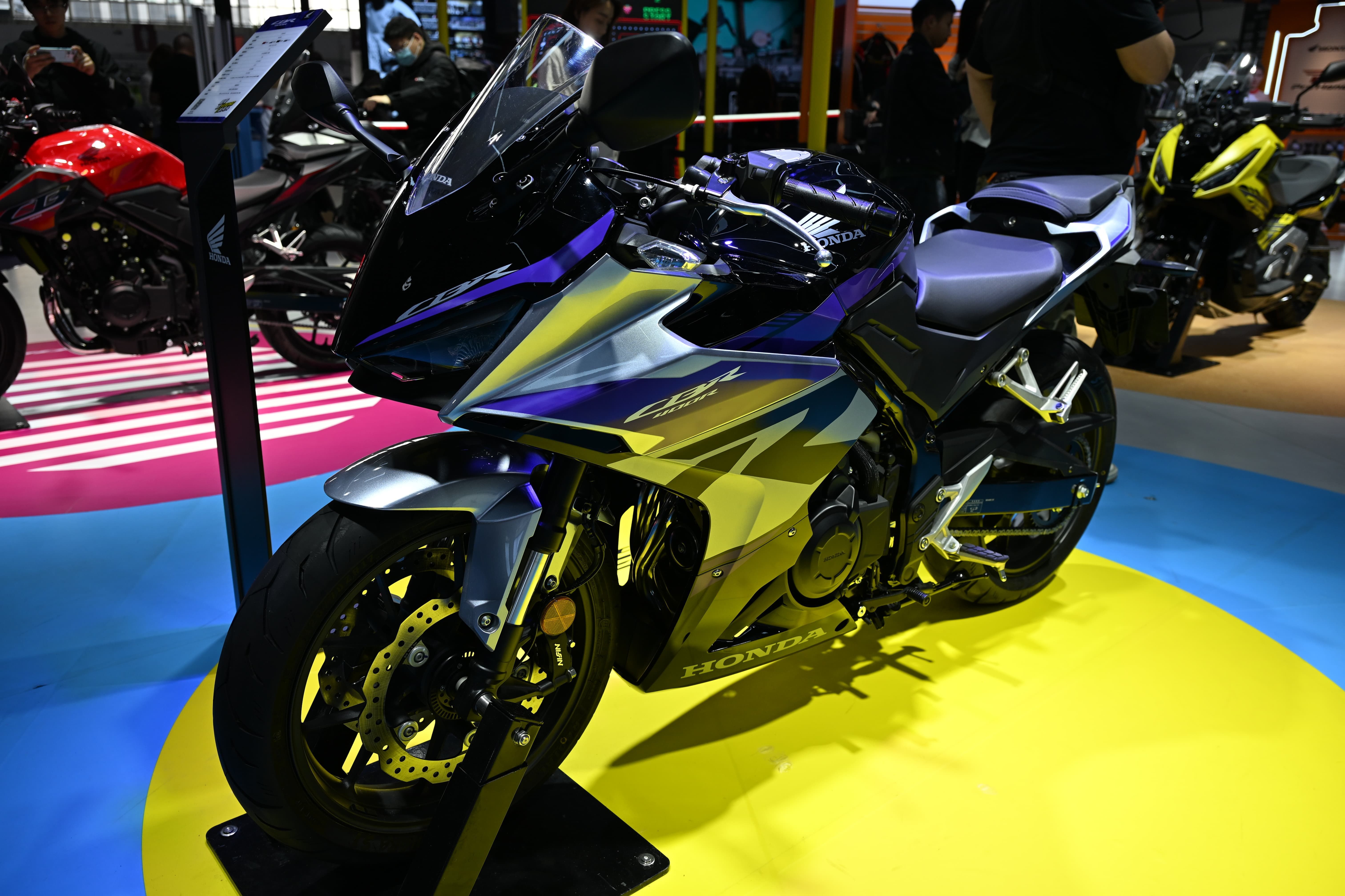 [北京摩展]新款HONDA CBR400R 全球首发，这配色是有多亮眼6797|小老婆汽機車資訊網