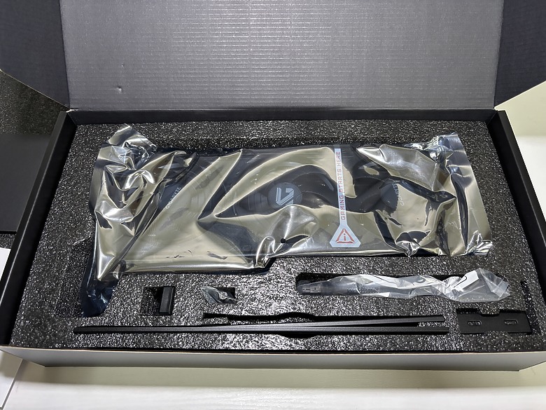 「只靠幀生成的 RTX 4070 Super Plus Max」技嘉 RTX 5070 Gaming OC 12G9513|小老婆汽機車資訊網
