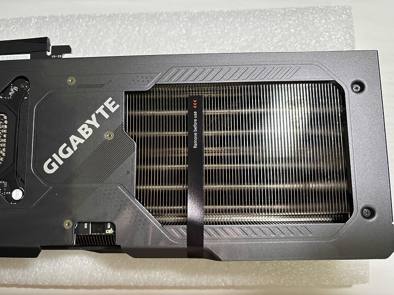 「只靠幀生成的 RTX 4070 Super Plus Max」技嘉 RTX 5070 Gaming OC 12G2933|小老婆汽機車資訊網