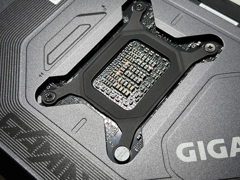 「只靠幀生成的 RTX 4070 Super Plus Max」技嘉 RTX 5070 Gaming OC 12G816|小老婆汽機車資訊網