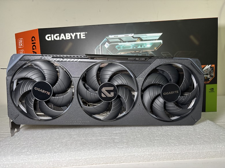 「只靠幀生成的 RTX 4070 Super Plus Max」技嘉 RTX 5070 Gaming OC 12G4787|小老婆汽機車資訊網
