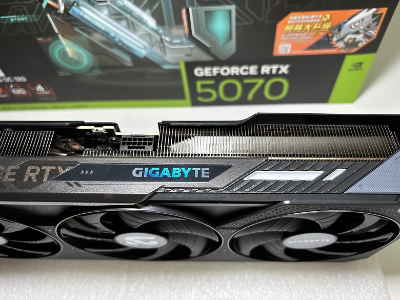 「只靠幀生成的 RTX 4070 Super Plus Max」技嘉 RTX 5070 Gaming OC 12G2867|小老婆汽機車資訊網