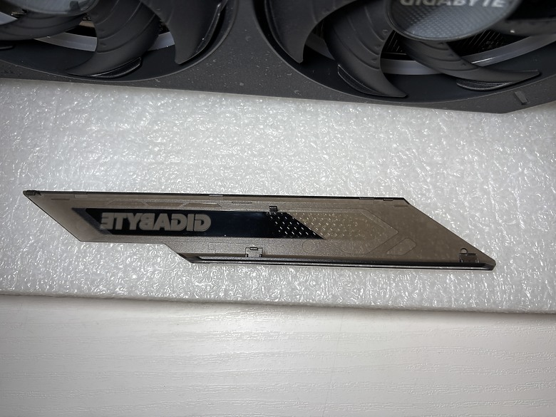 「只靠幀生成的 RTX 4070 Super Plus Max」技嘉 RTX 5070 Gaming OC 12G3068|小老婆汽機車資訊網