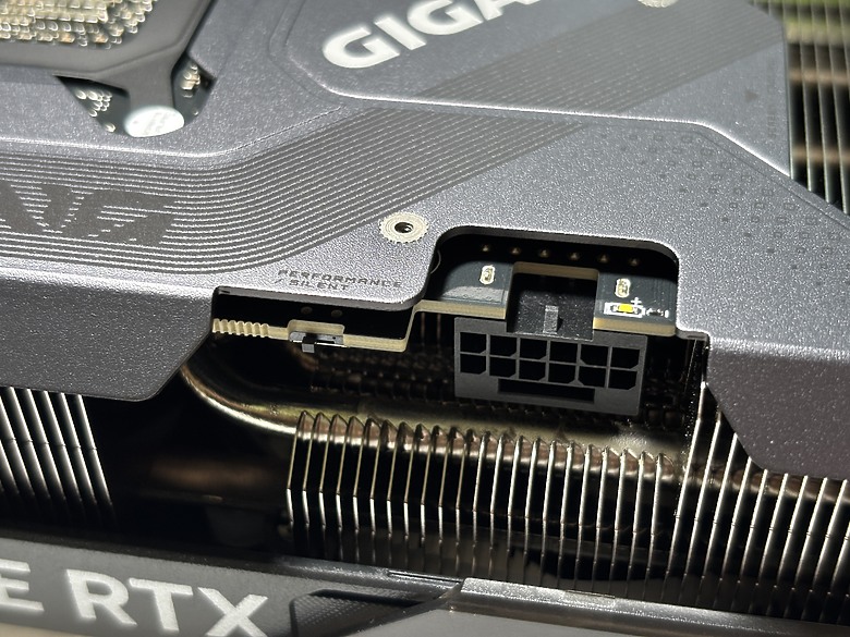 「只靠幀生成的 RTX 4070 Super Plus Max」技嘉 RTX 5070 Gaming OC 12G5060|小老婆汽機車資訊網