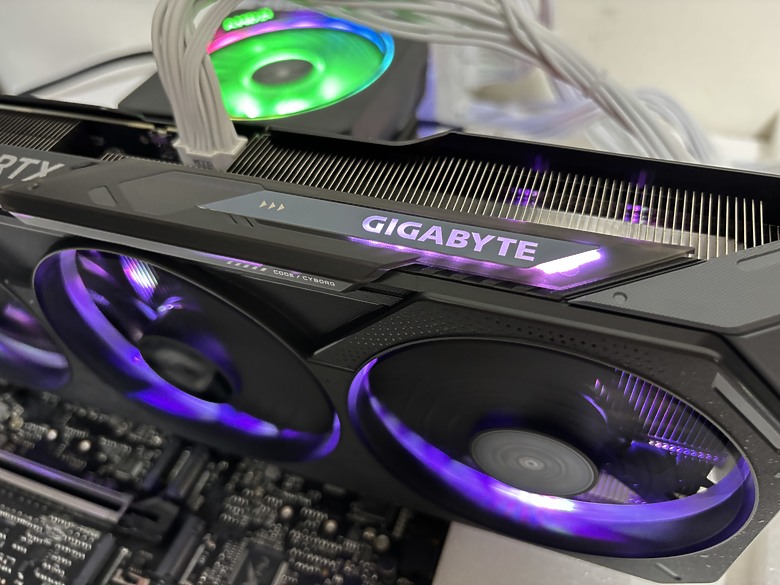 「只靠幀生成的 RTX 4070 Super Plus Max」技嘉 RTX 5070 Gaming OC 12G1654|小老婆汽機車資訊網