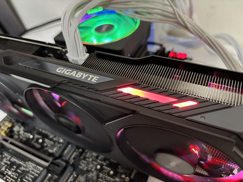 「只靠幀生成的 RTX 4070 Super Plus Max」技嘉 RTX 5070 Gaming OC 12G8043|小老婆汽機車資訊網