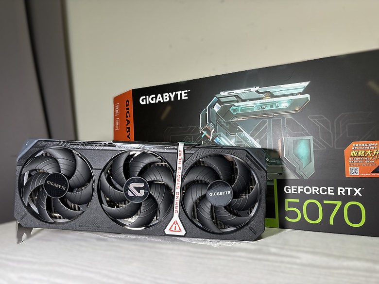 「只靠幀生成的 RTX 4070 Super Plus Max」技嘉 RTX 5070 Gaming OC 12G234|小老婆汽機車資訊網