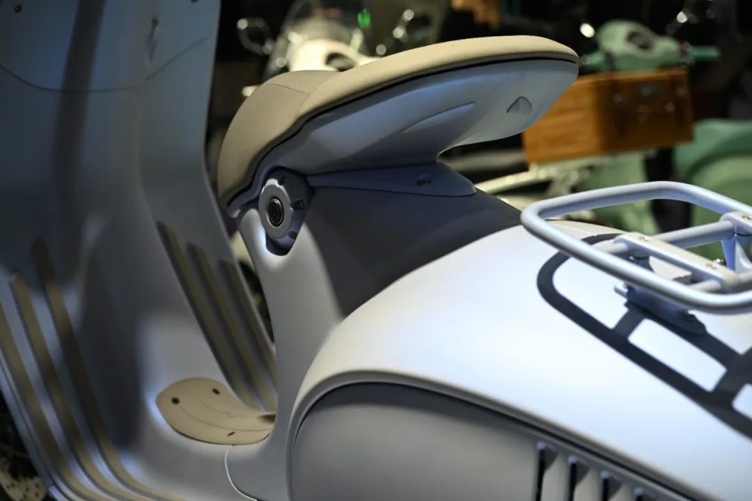 [北京摩展]北京摩展丨Vespa 946蛇年纪念版，贵是真贵 做工...3429|小老婆汽機車資訊網