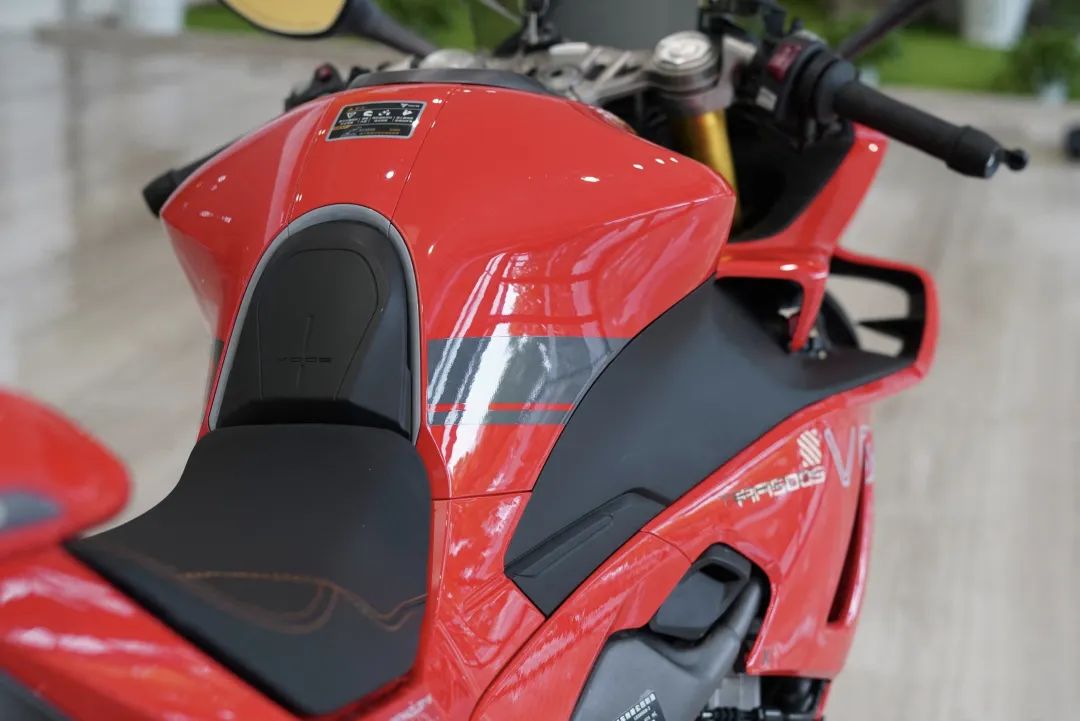[大陆车讯]无极 RR500S 四缸仿赛又双预热，精致之外还有点...2072|小老婆汽機車資訊網
