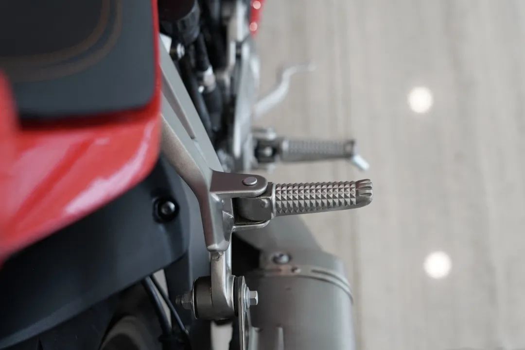 [大陆车讯]无极 RR500S 四缸仿赛又双预热，精致之外还有点...844|小老婆汽機車資訊網