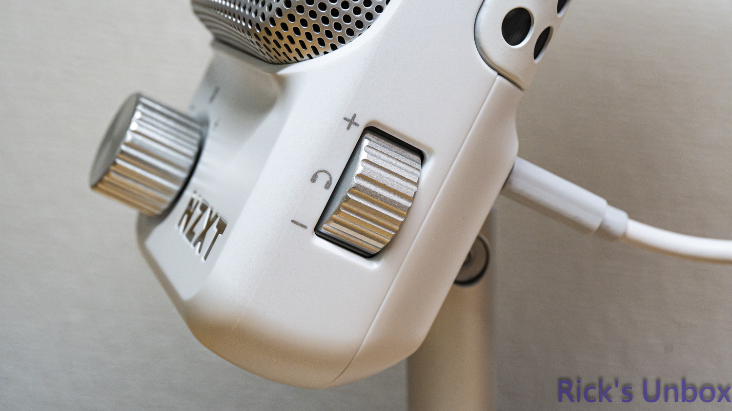 【開箱】菁英收音調教 | NZXT CAPSULE ELITE WHITE2083|小老婆汽機車資訊網
