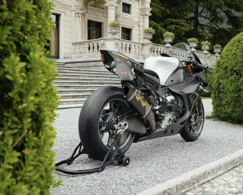 宝马 Concept RR 概念版发布，不看车标说是春风1000SR我也信444|小老婆汽機車資訊網