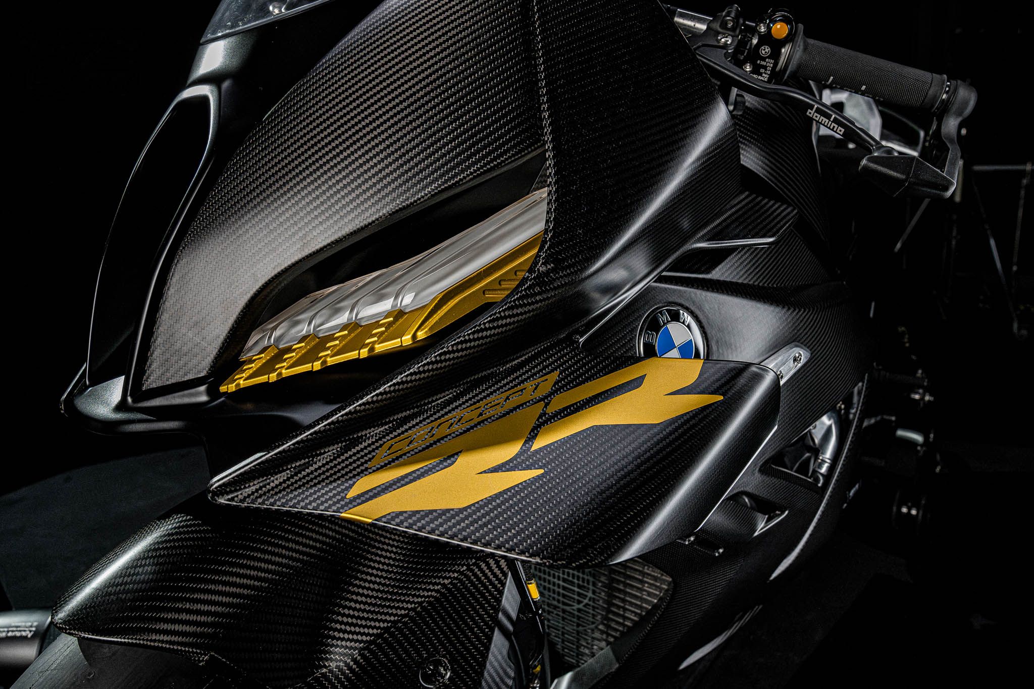 突破 230 匹！BMW Motorrad Concept RR 德意志兇器登場566|小老婆汽機車資訊網