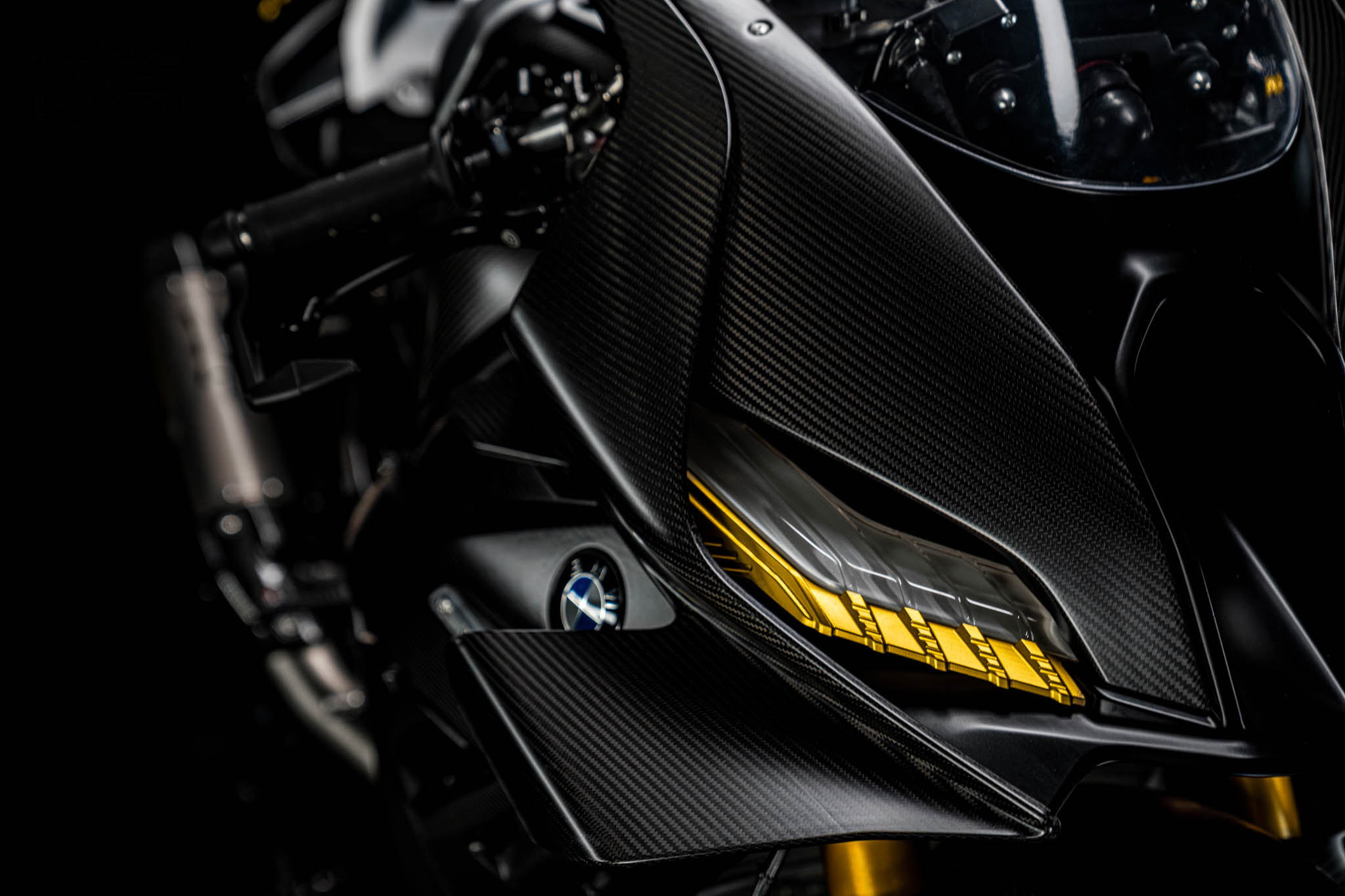 突破 230 匹！BMW Motorrad Concept RR 德意志兇器登場3055|小老婆汽機車資訊網