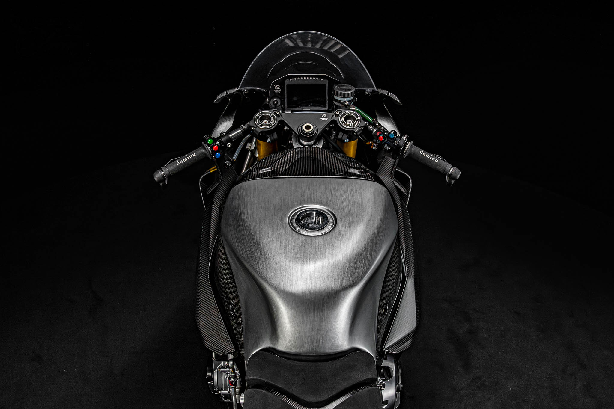 突破 230 匹！BMW Motorrad Concept RR 德意志兇器登場3327|小老婆汽機車資訊網