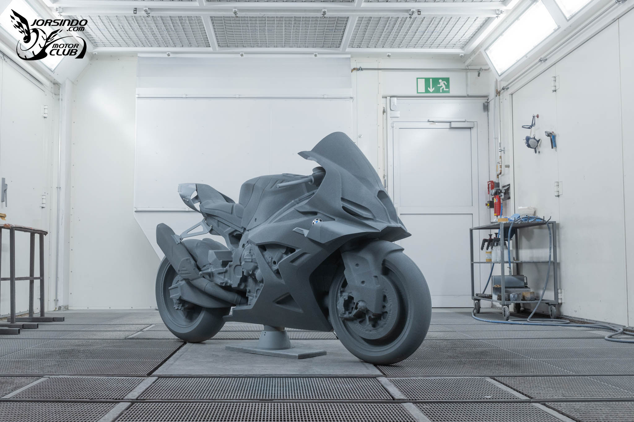 突破 230 匹！BMW Motorrad Concept RR 德意志兇器登場1837|小老婆汽機車資訊網