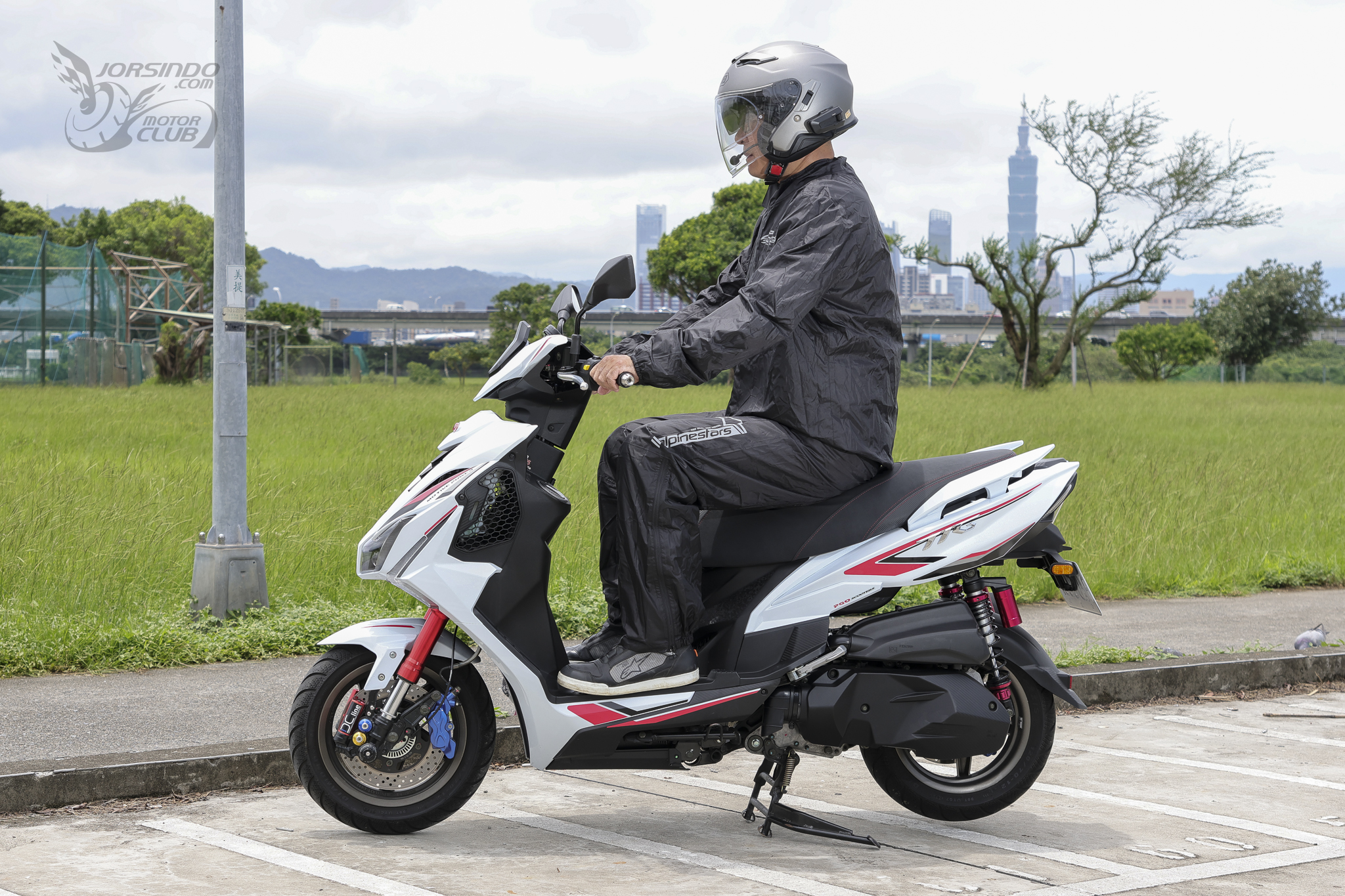 2025 十大兩件式雨衣推薦！讓你一身乾爽面對潮濕雨季6976|小老婆汽機車資訊網