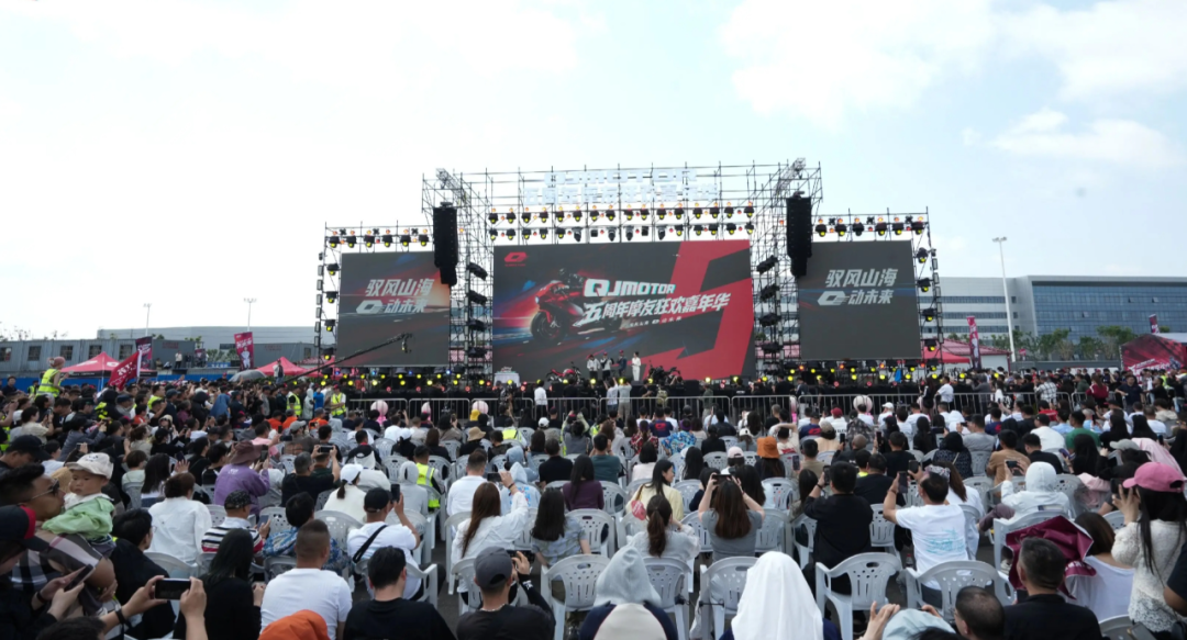 [大陆车讯] 34,999元！追600RS直指675NK，四缸101匹+马祖奇+布...3577|小老婆汽機車資訊網