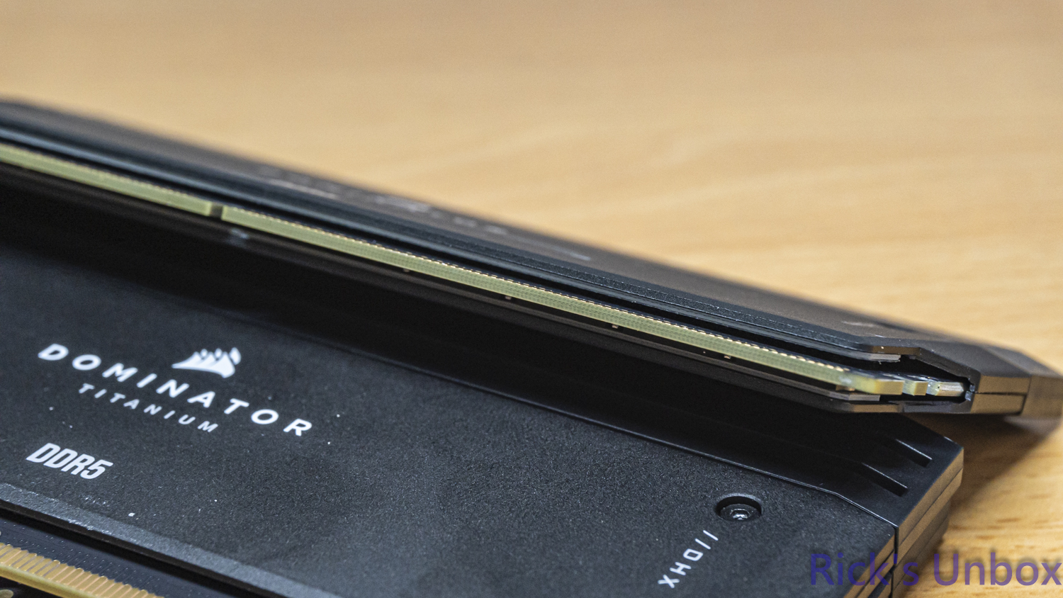 【開箱】海盜船DDR5新旗艦 | CORSAIR DOMINATOR TITANIUM RGB DDR51485|小老婆汽機車資訊網