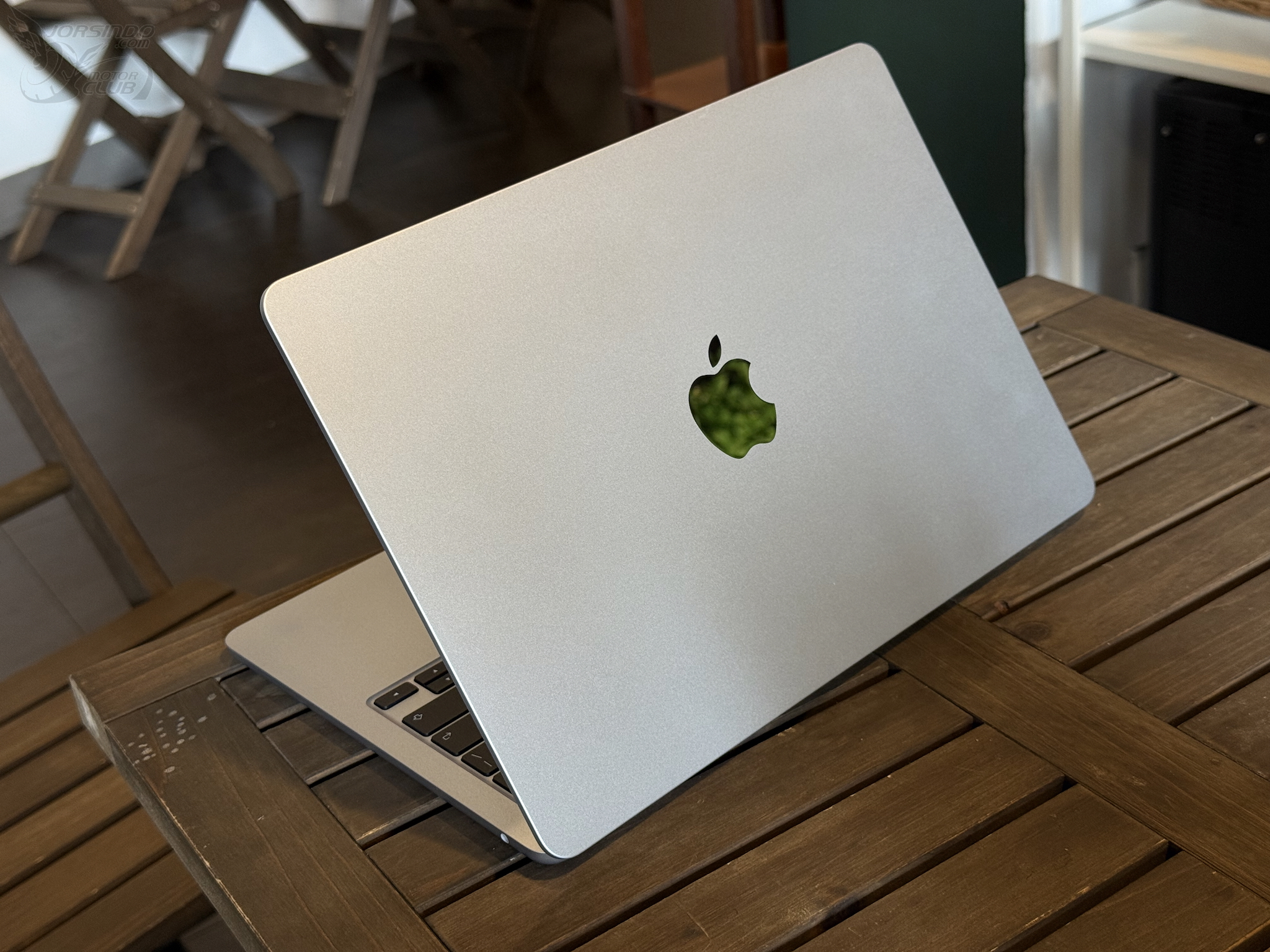 MacBook Air M4 天藍新色開箱體驗：Apple 晶片的完全體7750|小老婆汽機車資訊網