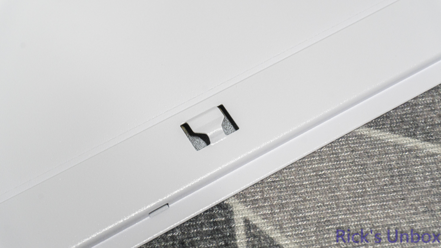 【開箱】緊湊ATX平價機殼 | COUGAR AIRFACE PURE PRO WHITE8150|小老婆汽機車資訊網