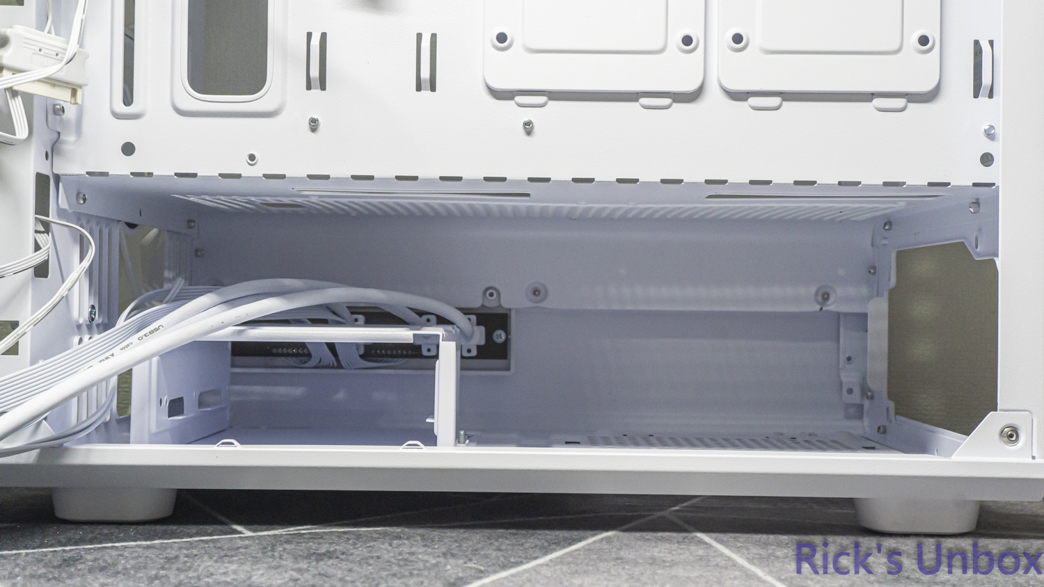 【開箱】緊湊ATX平價機殼 | COUGAR AIRFACE PURE PRO WHITE9830|小老婆汽機車資訊網