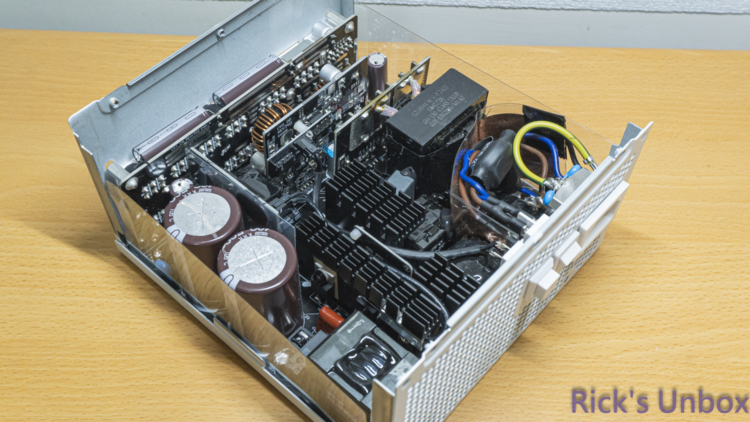【開箱】NZXT信仰主機 | NZXT GAMING PC9595|小老婆汽機車資訊網