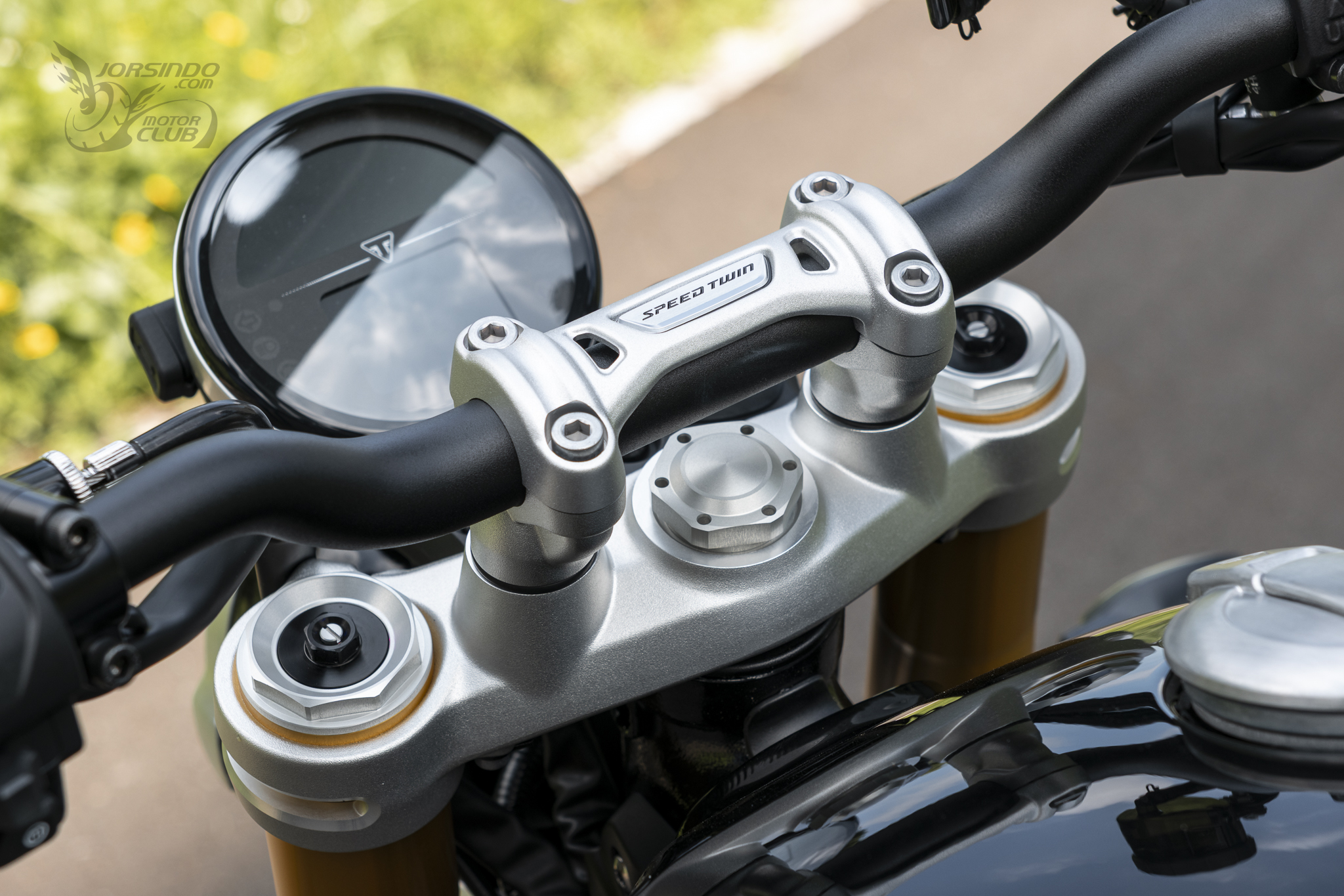 [試乘] 英倫暴徒？歷代最強 Triumph Speed Twin 1200 RS5170|triumph,classic小老婆汽機車資訊網