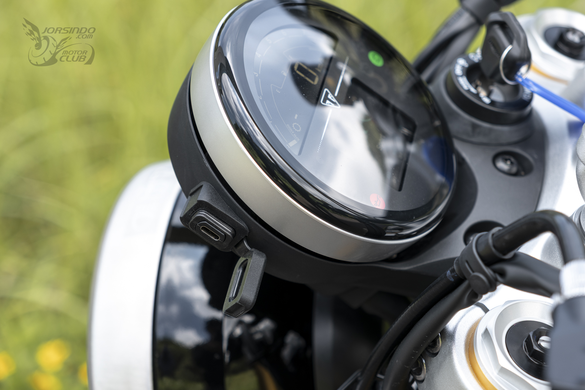 [試乘] 英倫暴徒？歷代最強 Triumph Speed Twin 1200 RS6374|triumph,classic小老婆汽機車資訊網