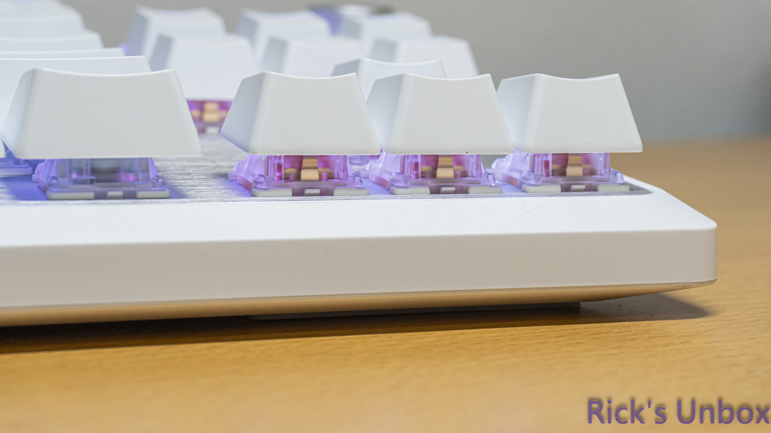 【開箱】海盜船新設計語言80%磁軸鍵盤 | CORSAIR K70 PRO TKL WHITE12|小老婆汽機車資訊網