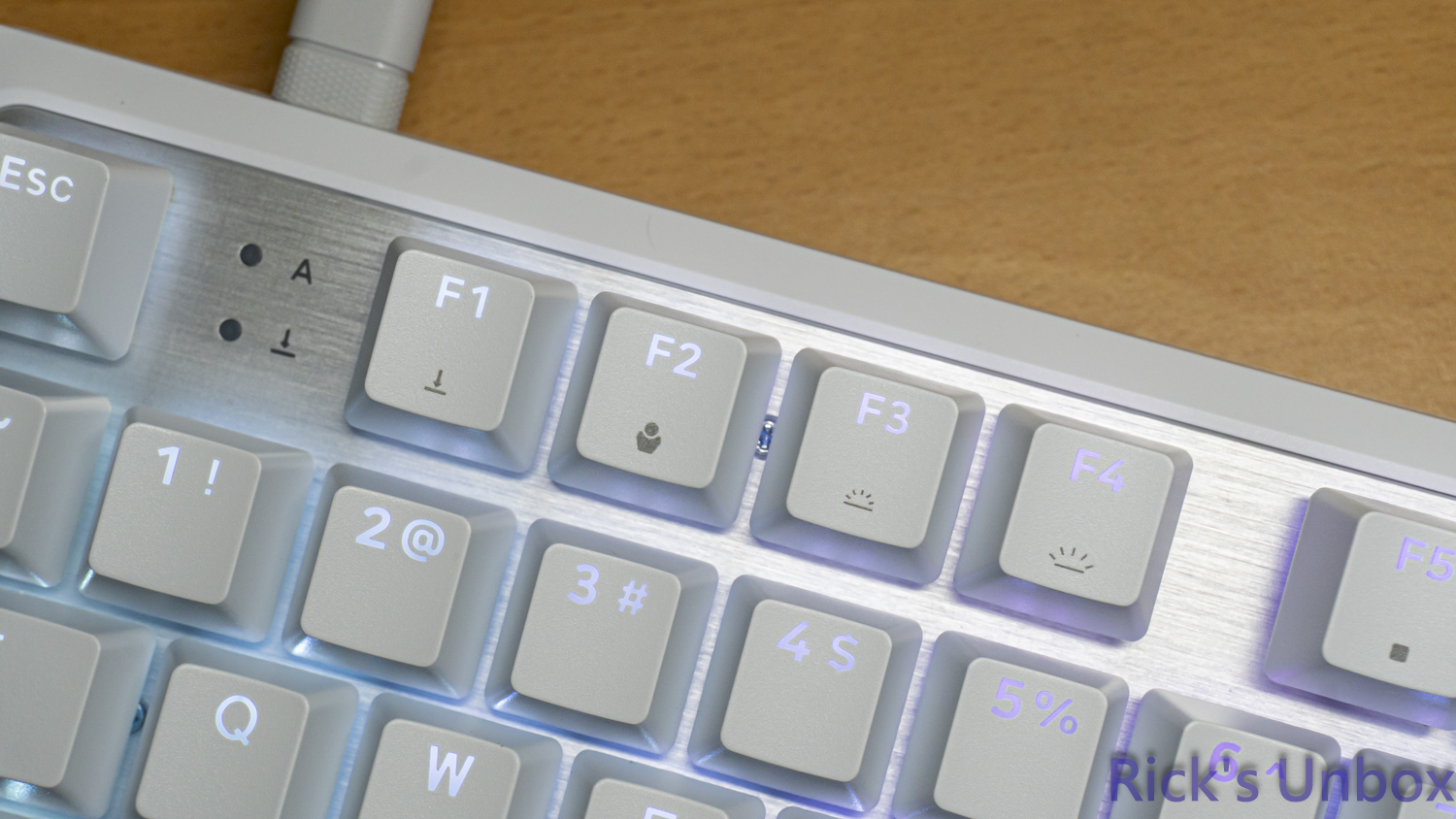 【開箱】海盜船新設計語言80%磁軸鍵盤 | CORSAIR K70 PRO TKL WHITE8410|小老婆汽機車資訊網