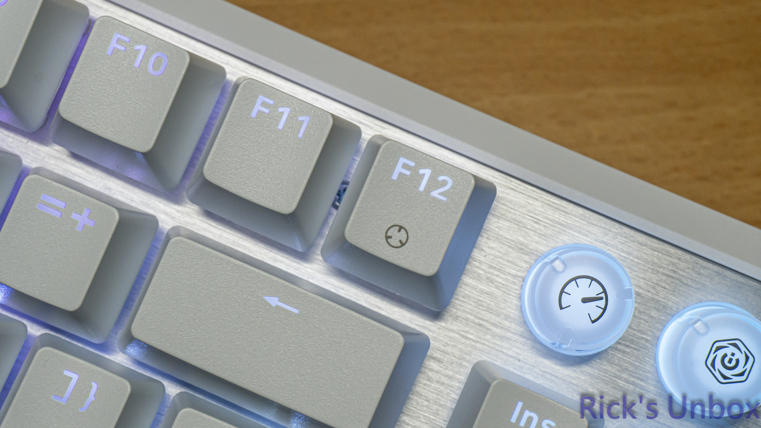 【開箱】海盜船新設計語言80%磁軸鍵盤 | CORSAIR K70 PRO TKL WHITE7880|小老婆汽機車資訊網
