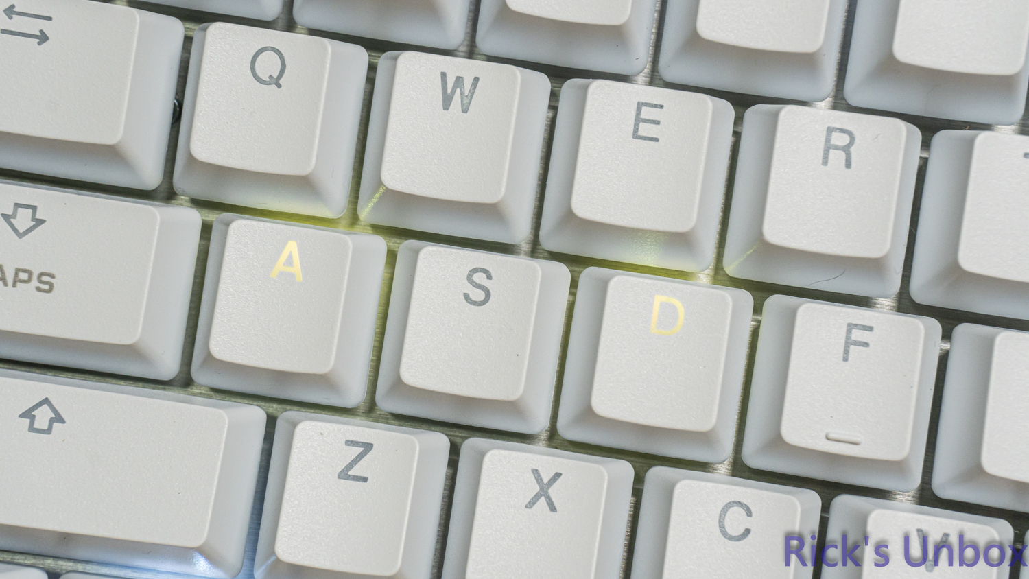 【開箱】海盜船新設計語言80%磁軸鍵盤 | CORSAIR K70 PRO TKL WHITE2475|小老婆汽機車資訊網