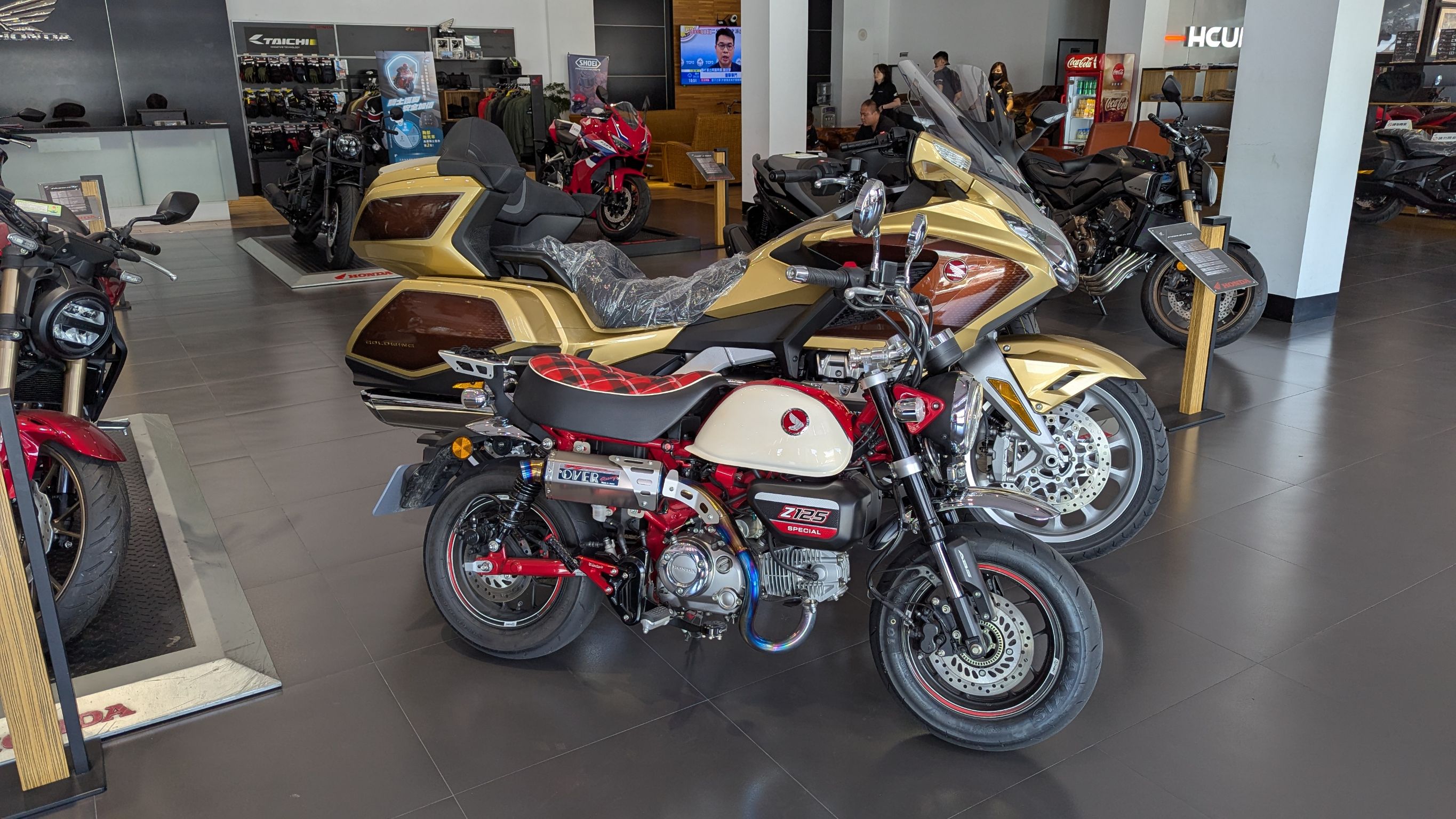 2025 GOLDWING 50週年紀念版全台首發 ( 7/9更新~專屬紀念品開箱)7720|小老婆汽機車資訊網