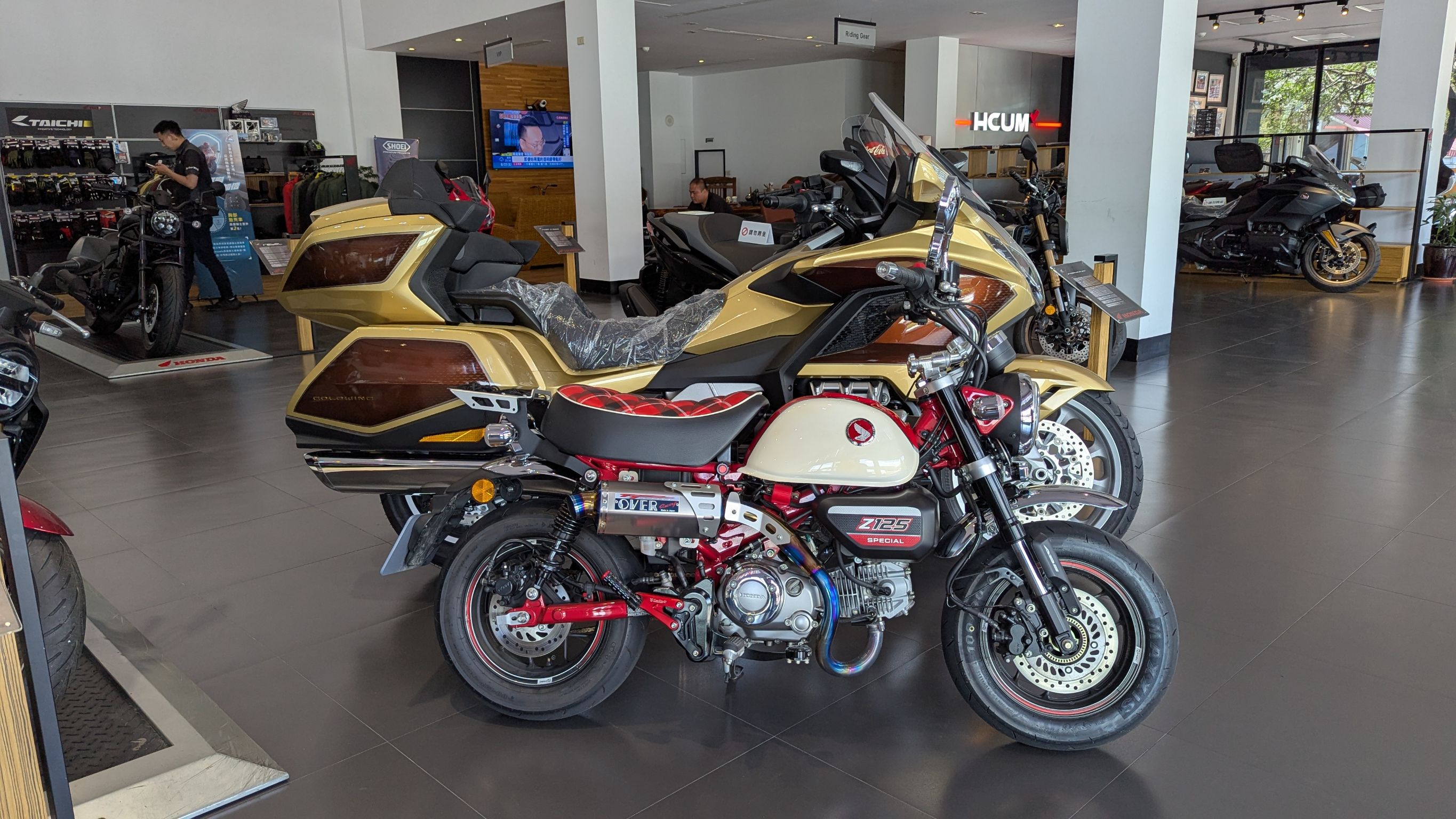 2025 GOLDWING 50週年紀念版全台首發 ( 7/9更新~專屬紀念品開箱)7660|小老婆汽機車資訊網