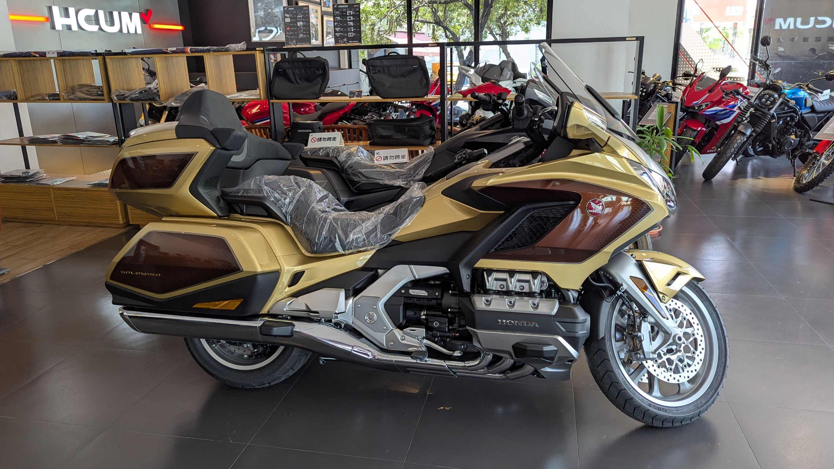 2025 GOLDWING 50週年紀念版全台首發 ( 7/9更新~專屬紀念品開箱)5825|小老婆汽機車資訊網